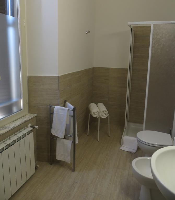 5 Rooms Affittacamere Civitavecchia Oda fotoğraf