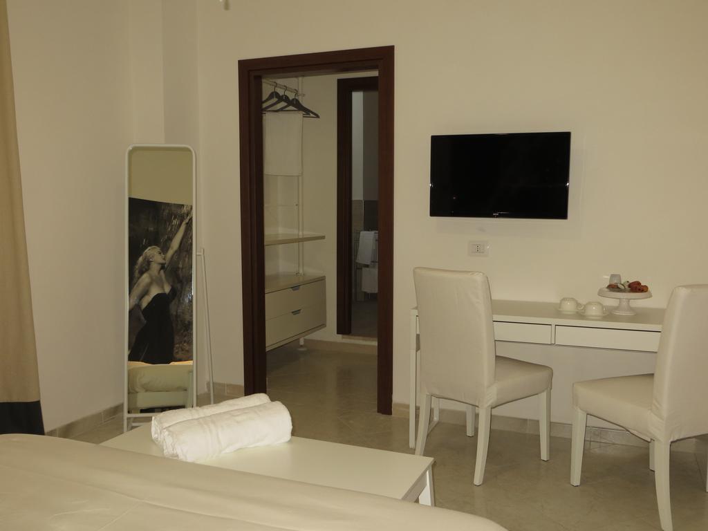 5 Rooms Affittacamere Civitavecchia Oda fotoğraf